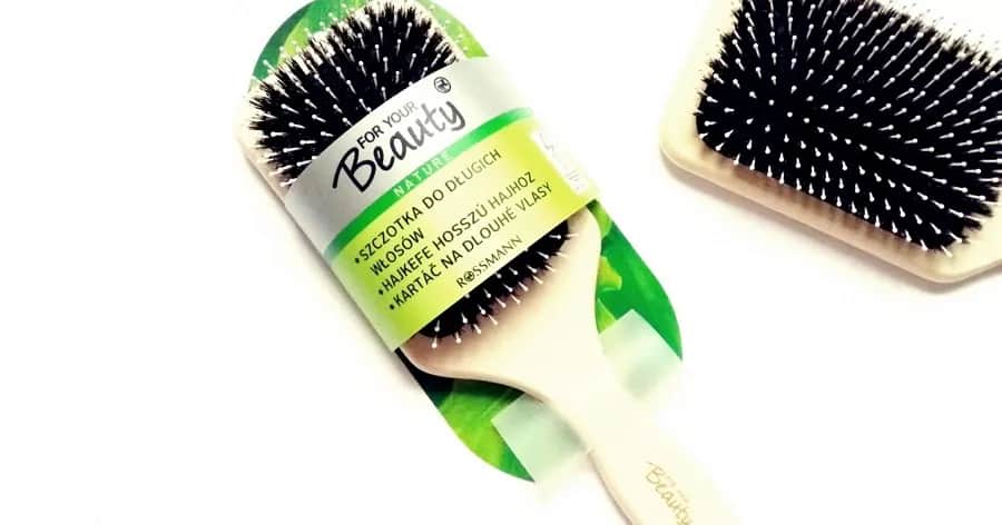 Szczotka wygładzająca włosy Rossmann – wybierz najlepszą dla siebie