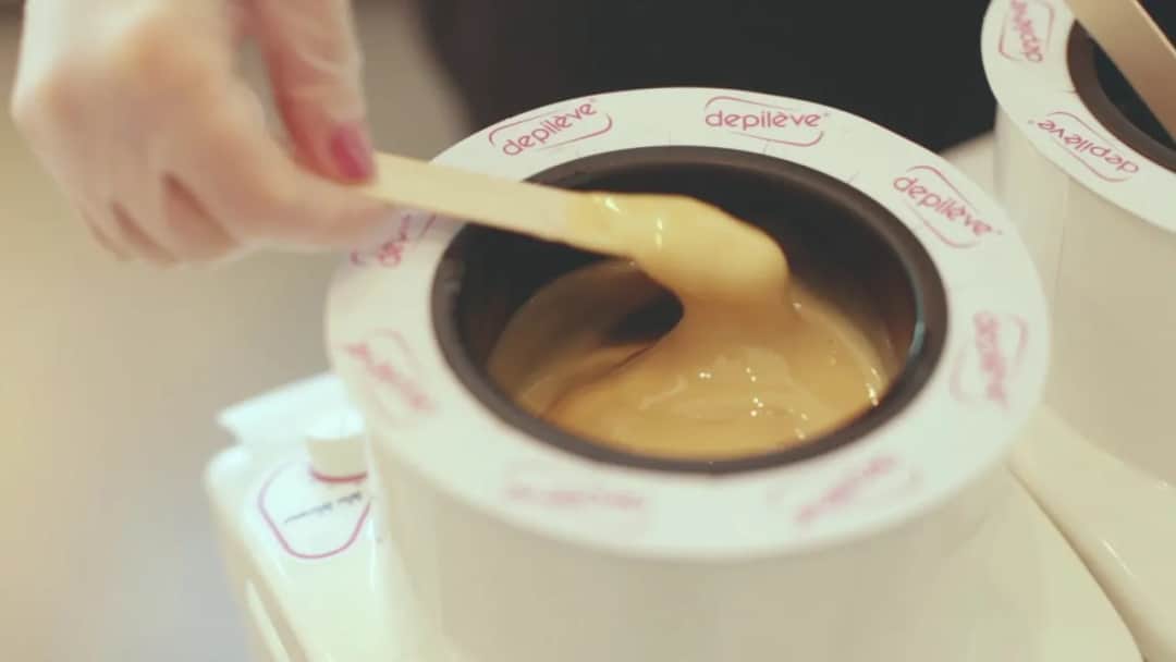 Jak rozpuścić wosk do depilacji bez ryzyka oparzeń i problemów