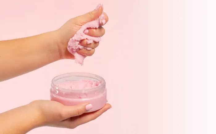 Jak uniknąć krostek po goleniu i cieszyć się gładką skórą