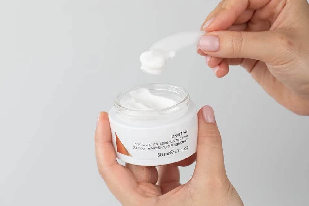 Skuteczne kremy wygładzające zmarszczki – wybierz najlepszy dla siebie