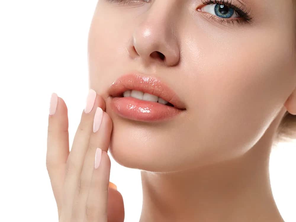Kiedy można się malować po powiększaniu ust? Uniknij podrażnień i infekcji