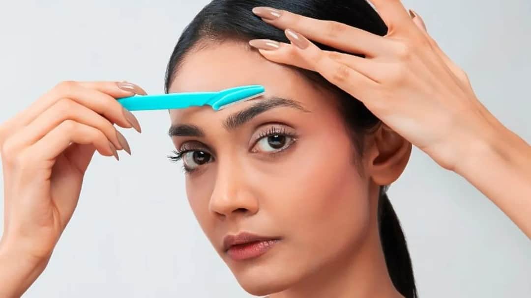 Jak używać trymer do brwi, aby uniknąć najczęstszych błędów